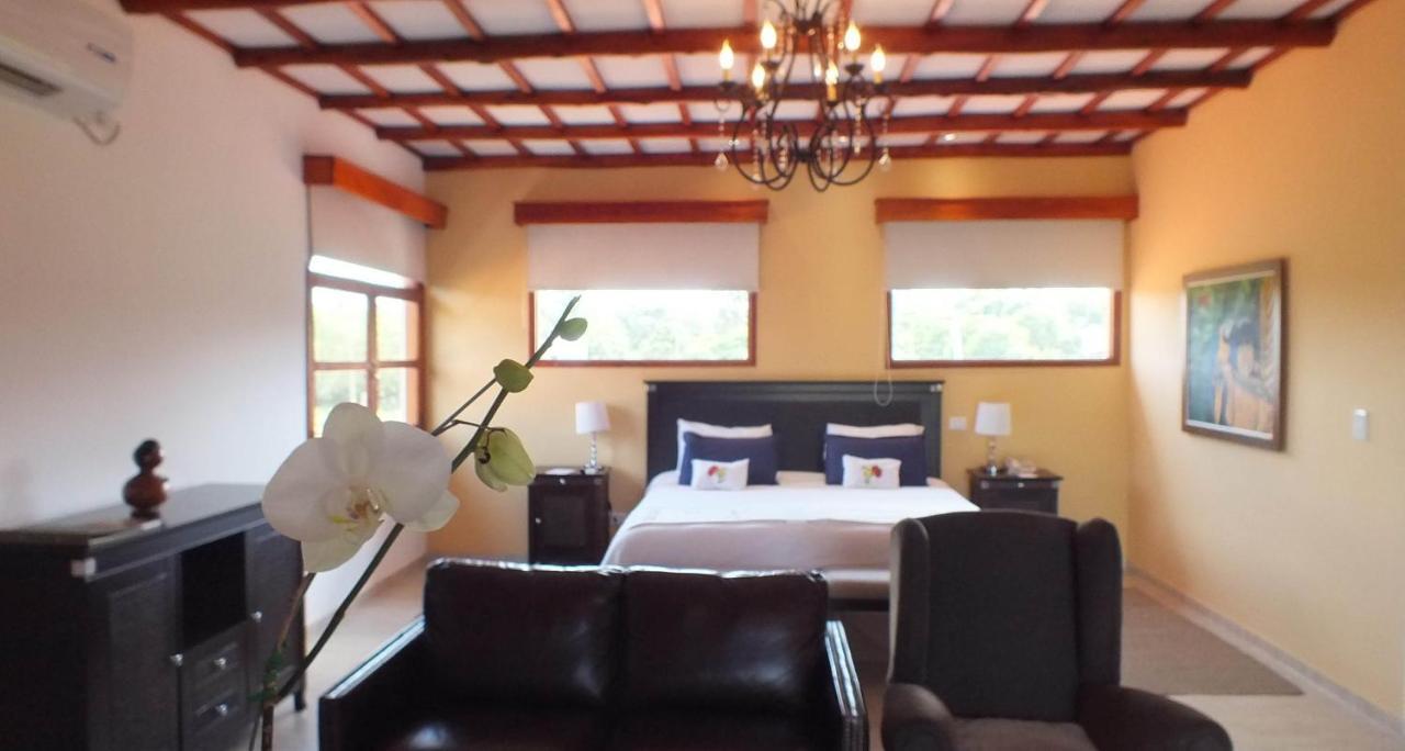El Pueblito Iguazu Otel Puerto Iguazú Dış mekan fotoğraf