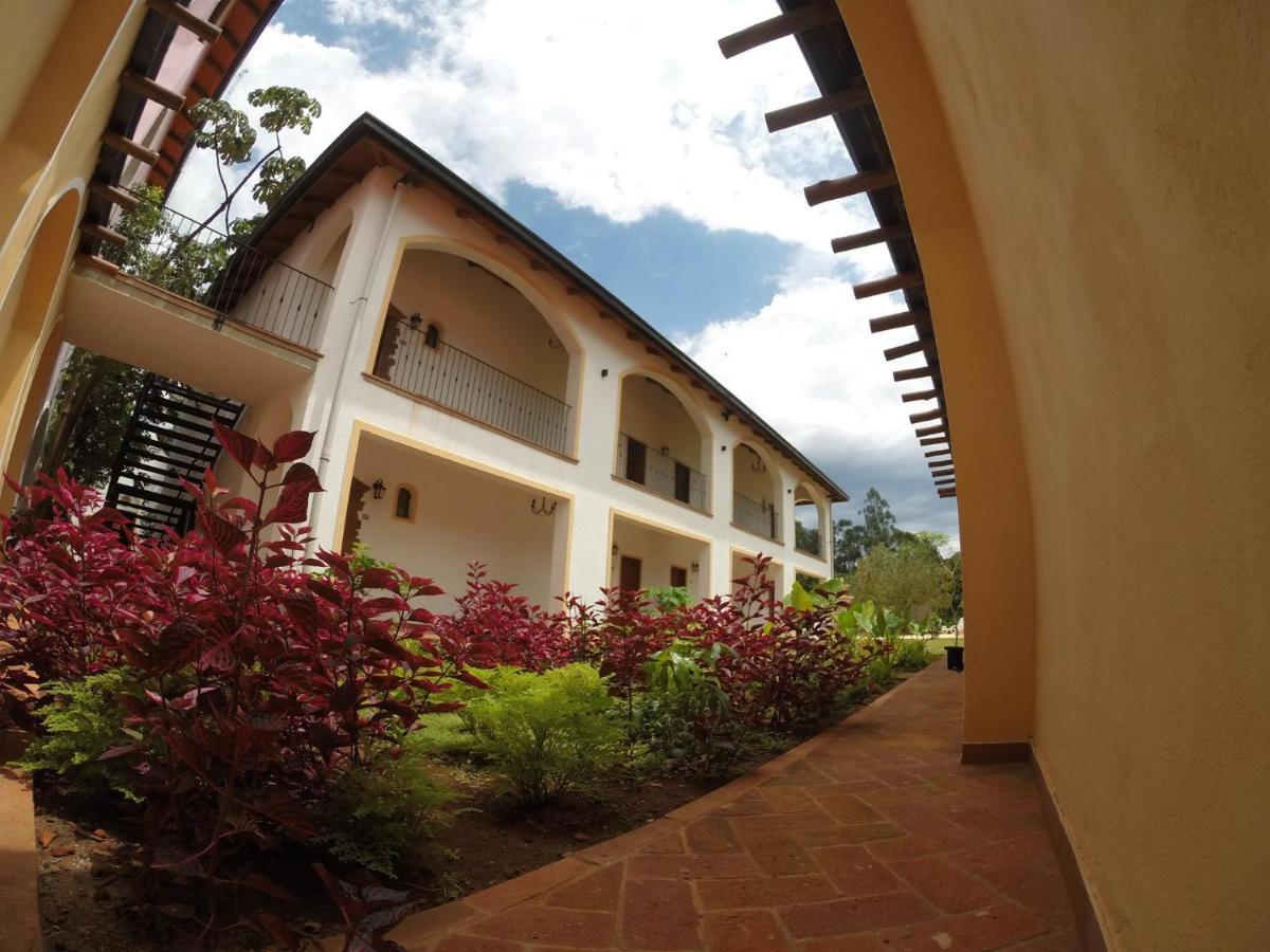 El Pueblito Iguazu Otel Puerto Iguazú Dış mekan fotoğraf
